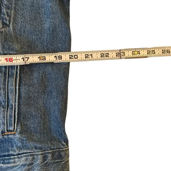 Levi’s Ex-Boyfriend Trucker Jacket in Medium Wash Denim Jean Size M - Picture 11 of 17